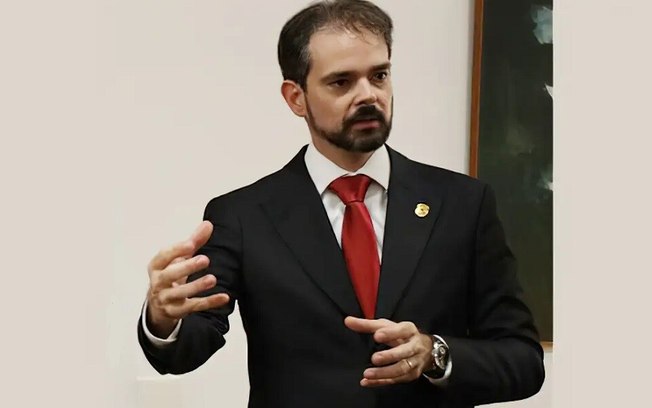 Delegado brasileiro é eleito para comandar a Interpol