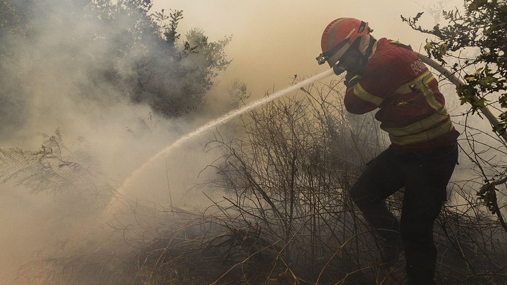 Defesa Civil de SP emite alerta para ventos fortes e veranico