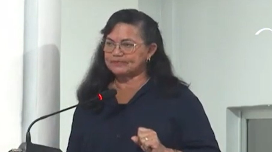 Após dizer que “mulher merece apanhar”, vereadora recua