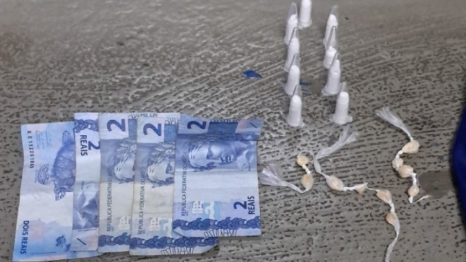 GCM de Vinhedo apreendeu cocaína e crack no Jardim Bela Vista GCM de Vinhedo apreendeu cocaína e crack no Jardim Bela Vista