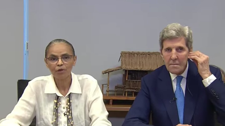 Marina Silva e John Kerry falam em coletiva de imprensa após reunião, nesta terça-feira (28)