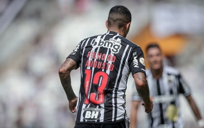 Arana negocia permanência no Galo 