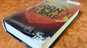Biblioteca cria regra para livros destruídos por pets travessos