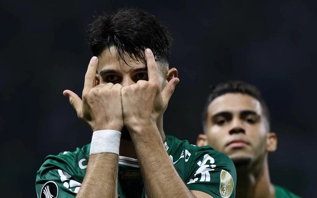 Flaco López ganha novo contrato após assumir protagonismo no ataque