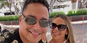 Xanddy Harmonia brinca e diz que Carla Perez o 'pegou na planta'