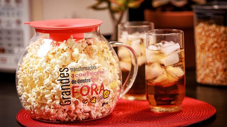 A nova queridinha: pipoqueira de micro-ondas têm até 10% OFF