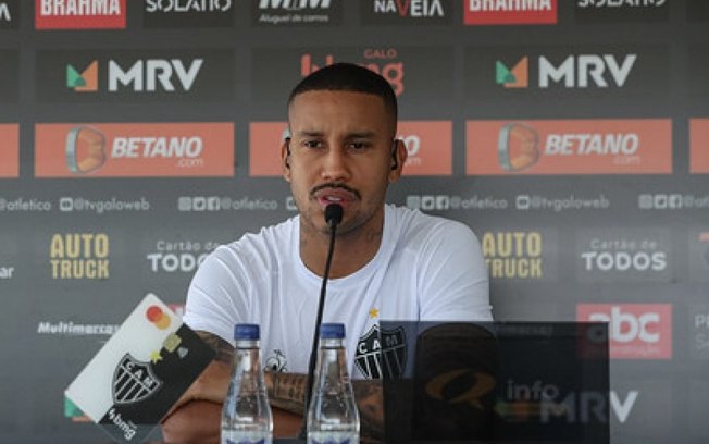 Jair elogia Cuca e espera recuperar função ofensiva no Atlético-MG