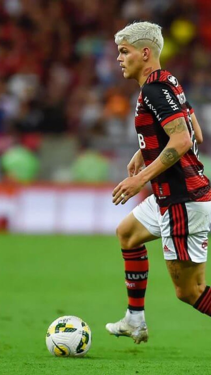 Clube saudita deve enviar proposta ao Flamengo por Ayrton Lucas