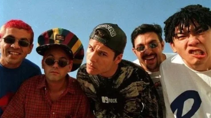 Memorial aos Mamonas Assassinas: Exumação e Transformação em Árvores Esclarecidas por CEO