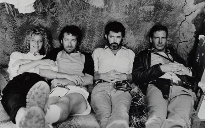 Os cineastas Steven Spielberg e George Lucas durante as filmagens do primeiro Indiana Jones