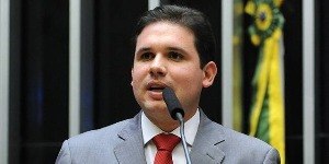 Oposição ignora Motta e articula entre líderes para votar anistia