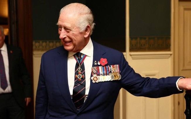 Rei Charles III é o chefe de estado de cinco países que disputam a Copa 2026