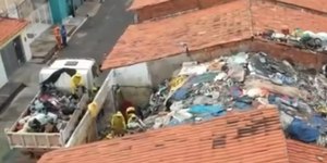 Lixo até o teto: casa tinha mais de 40 toneladas de resíduos