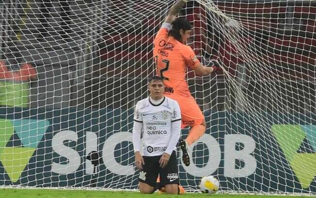Em duelo com Internacional, Corinthians sofre gols após cinco jogos seguidos sem ser vazado