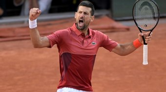 Djokovic bate recorde indigesto em Roland Garros