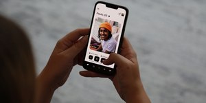 Apps, dates e bullying: Camila fala sobre ser solteira e ter paralisia cerebral