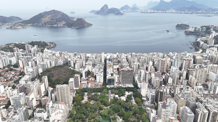 Governo do RJ divulga mais de 2,5 mil vagas de emprego e estágio