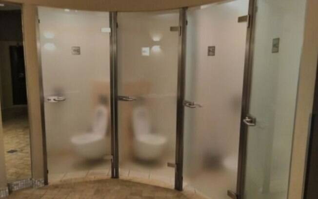 No último da lista de banheiros, quem usar esse local não terá nem um pouco de privacidade