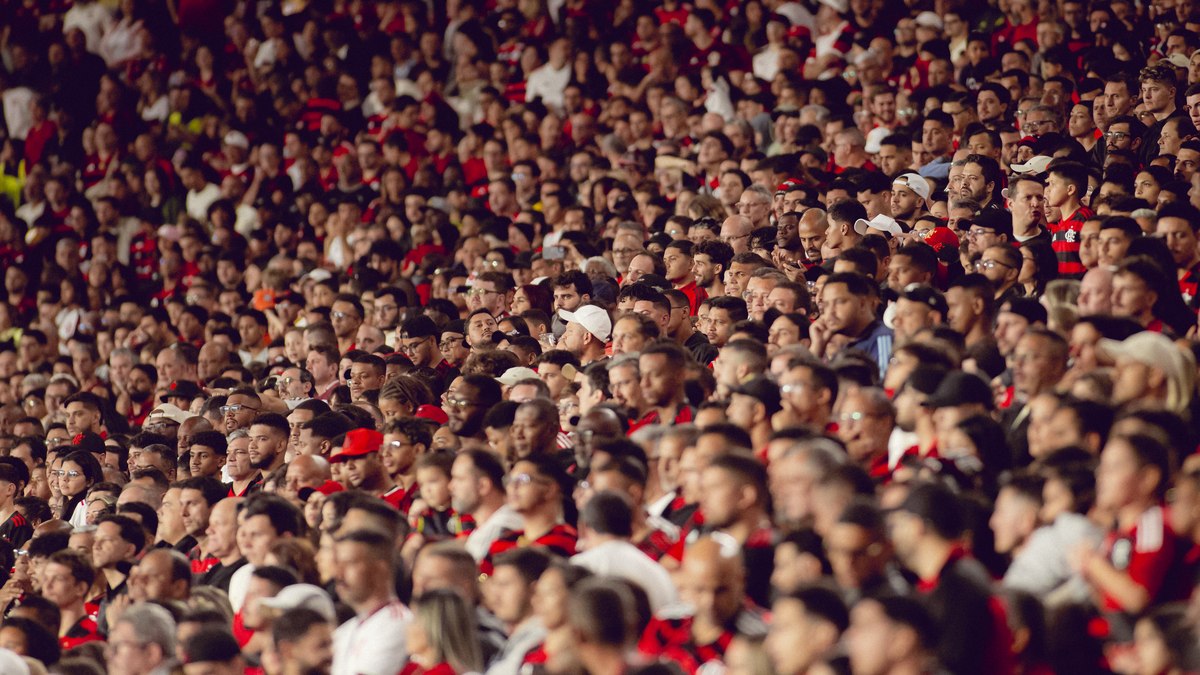 Flamengo e Internacional se enfrentam no Maracanã com casa cheia