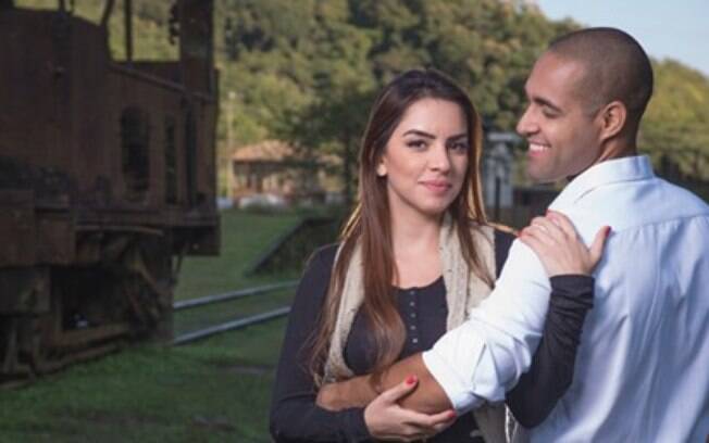 O tenente PM Flavio Gonçalves e a noiva Jéssica Guedes O tenente PM Flavio Gonçalves e a noiva Jéssica Guedes