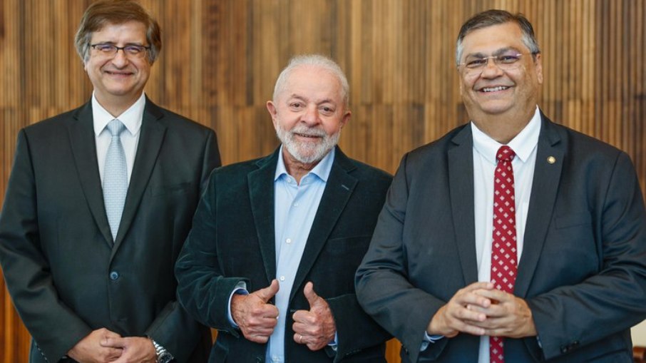 Paulo Gonet e Flávio Dino foram indicados por Lula