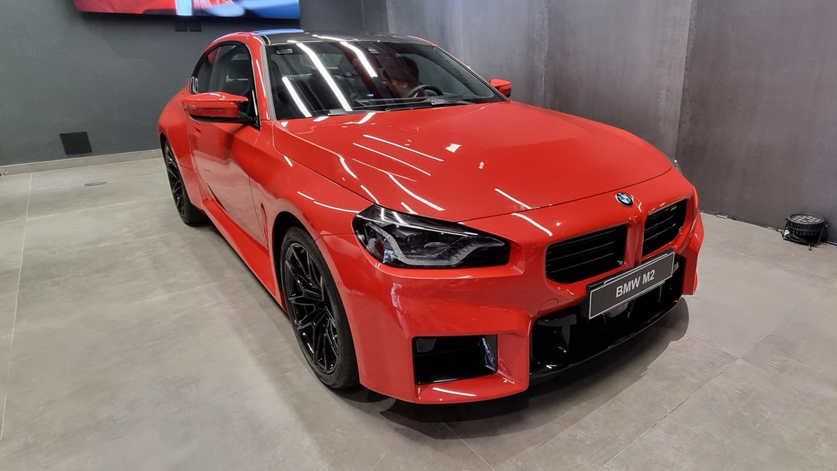 BMW lança M2 no Brasil com preços a partir de R$ 617.950 e confirma X7