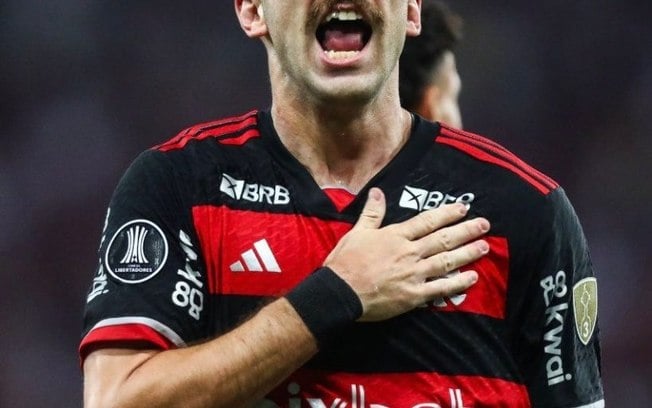Léo Ortiz celebra gol e valoriza a defesa em sua estreia pelo Flamengo
