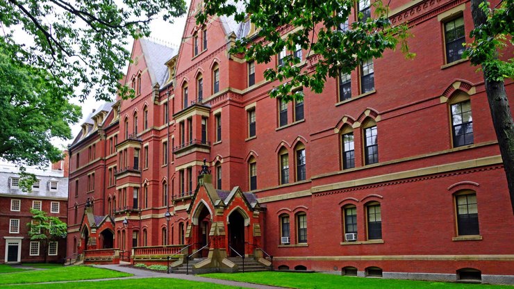 Justiça derruba proibição a alunos estrangeiros em Harvard