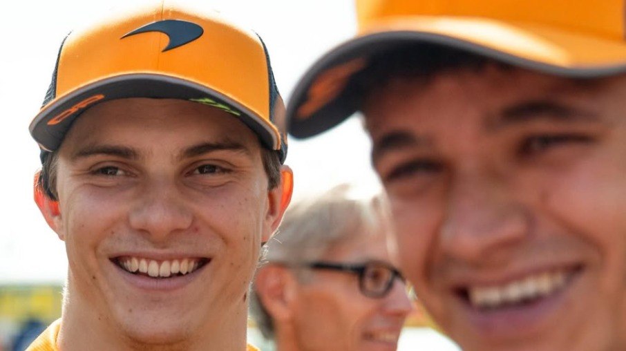 Oscar Piastri (esq.) e Lando Norris, da McLaren