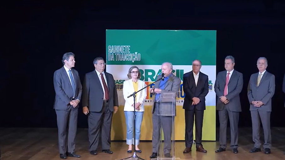 Lula e os ministros anunciados nesta sexta-feira (9)