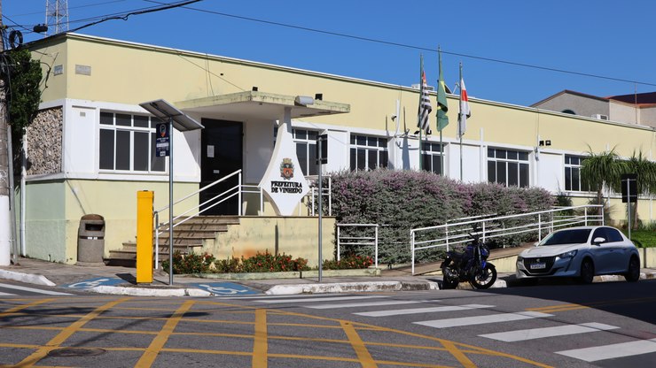 Servidores de Vinhedo votam hoje proposta de reajuste