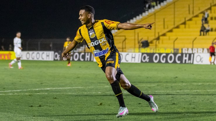 Airton celebra 1º gol pelo Novorizontino e vitória sobre o Cuiabá