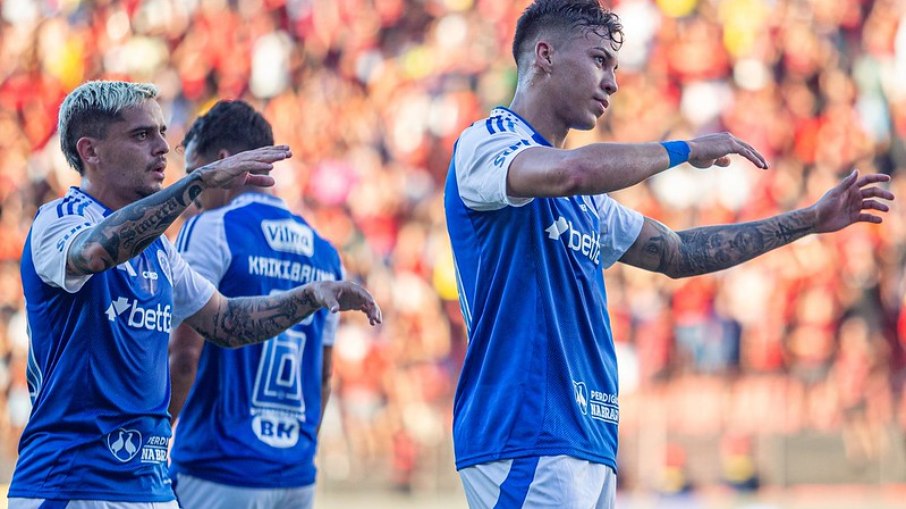 Cruzeiro atropela o Sport no Brasileirão Cruzeiro atropela o Sport no Brasileirão