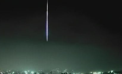 Vídeo: meteoro passa pelo céu de cidade no RS