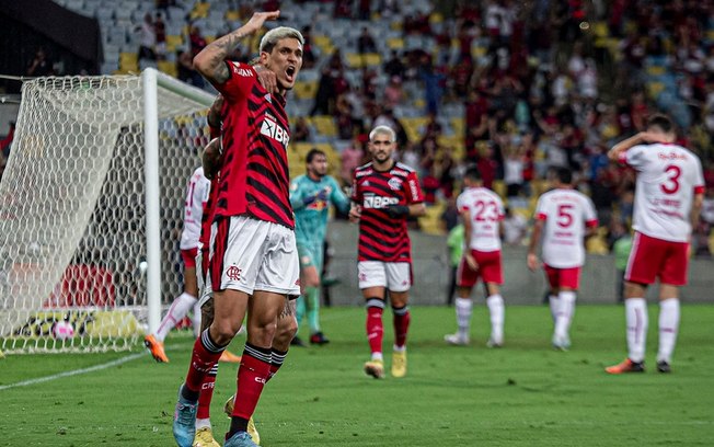 Flamengo goleou o Bragantino em 2022 no Maracanã, porém teve a derrota mais pesada desta temporada para a equipe paulista 