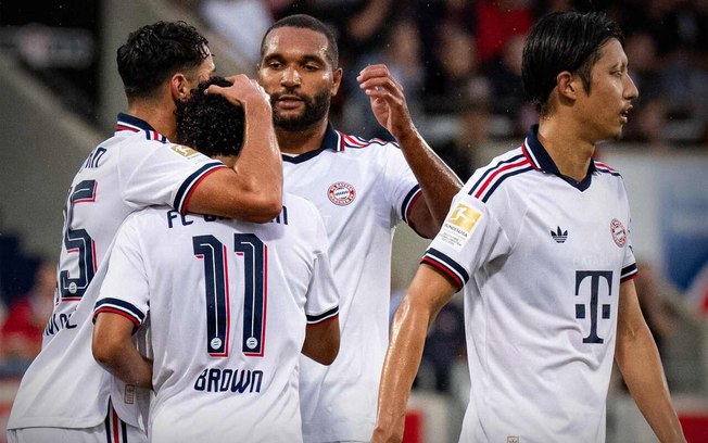 Jogadores dos dois times e até o árbitro cercaram Musiala após um novo episódio de desmaio