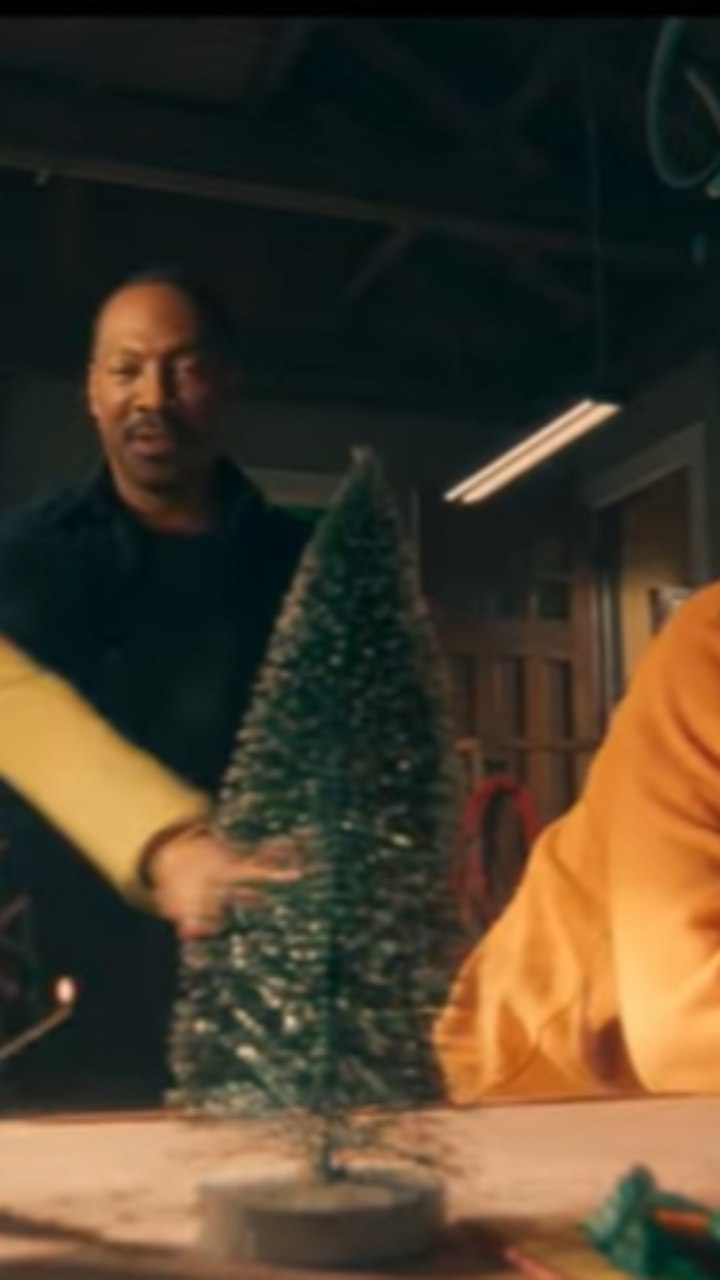 Filme de Natal estrelado por Eddie Murphy bate recorde no Prime Vídeo