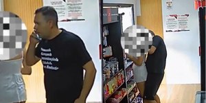 Homem flagrado importunando adolescente é indiciado e demitido