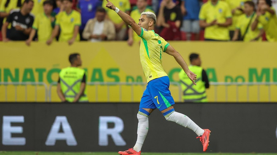 Andreas Pereira em Brasil x Peru