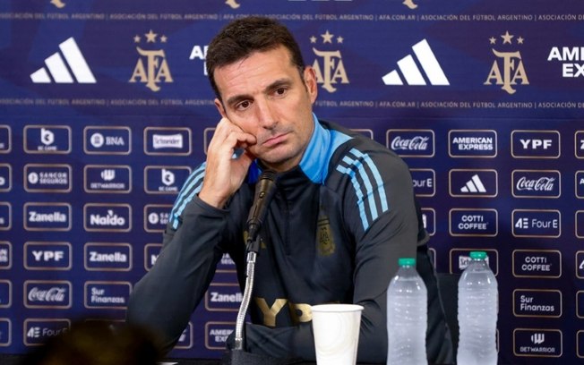 O técnico da Argentina, Lionel Scaloni, durante a coletiva de imprensa no dia 8 de outubro de 2024 em Miami, antes da partida contra a Venezuela pelas Eliminatórias Sul-Americanas para a Copa do Mundo de 2026