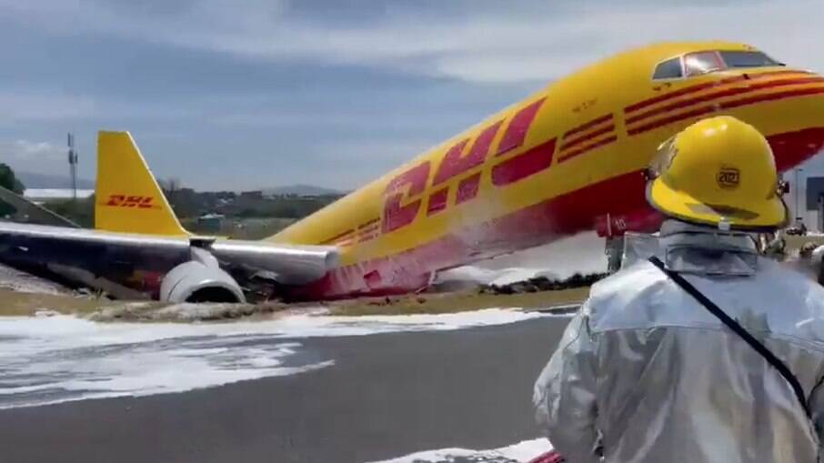 Avião se parte ao meio na Costa Rica