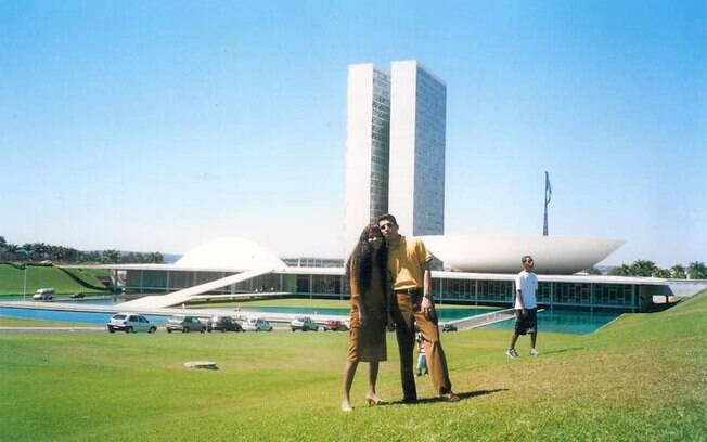 Em 'tbt', Flordelis lembrou primeira foto em Brasília ao lado do marido: 