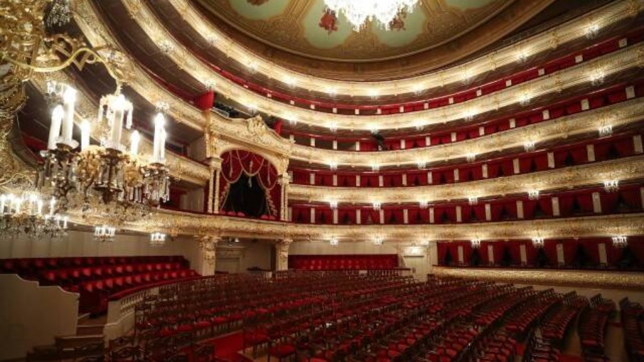 O Teatro Bolshoi, na Rússia, vazio após ter fechado as portas durante a pandemia da Covid-19