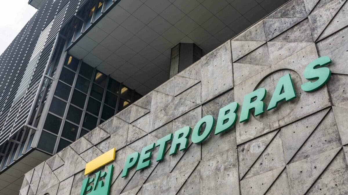 Sem documentos, Petrobras adia analise de indicação de Paes de Andrade