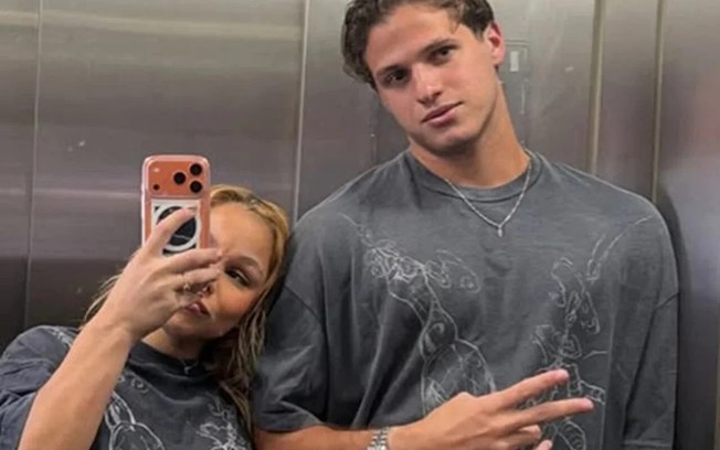 Ginasta Flavia Saraiva e o goleiro Felipe Carneiro assumiram o namoro nas redes Ginasta Flavia Saraiva e o goleiro Felipe Carneiro assumiram o namoro nas redes