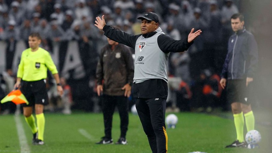 Roger Machado durante Corinthians x São Paulo