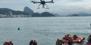 Bombeiros apresentam Operação Verão no Rio com drones falantes