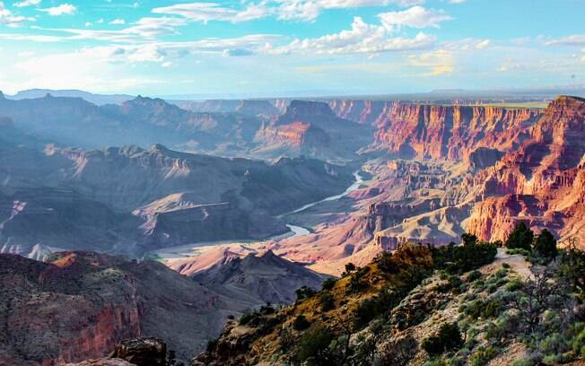 Parques nacionais imperdíveis: o Grand Canyon impressiona por sua profundidade, cor avermelhada e extensão