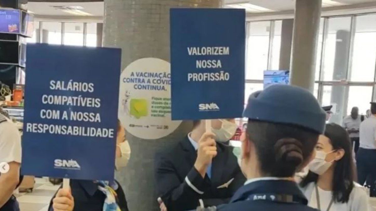 Aeronautas entram em greve e diversos voos são afetados