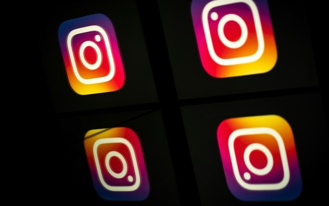 O logotipo da rede social Instagram, fotografado com um telefone em 28 de setembro de 2020 em Toulouse, França